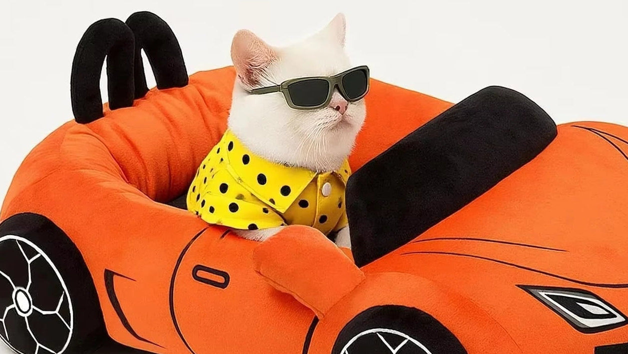 Sports Car Pet Bed – Cozy Race Car Lounger for Cats & Dogs